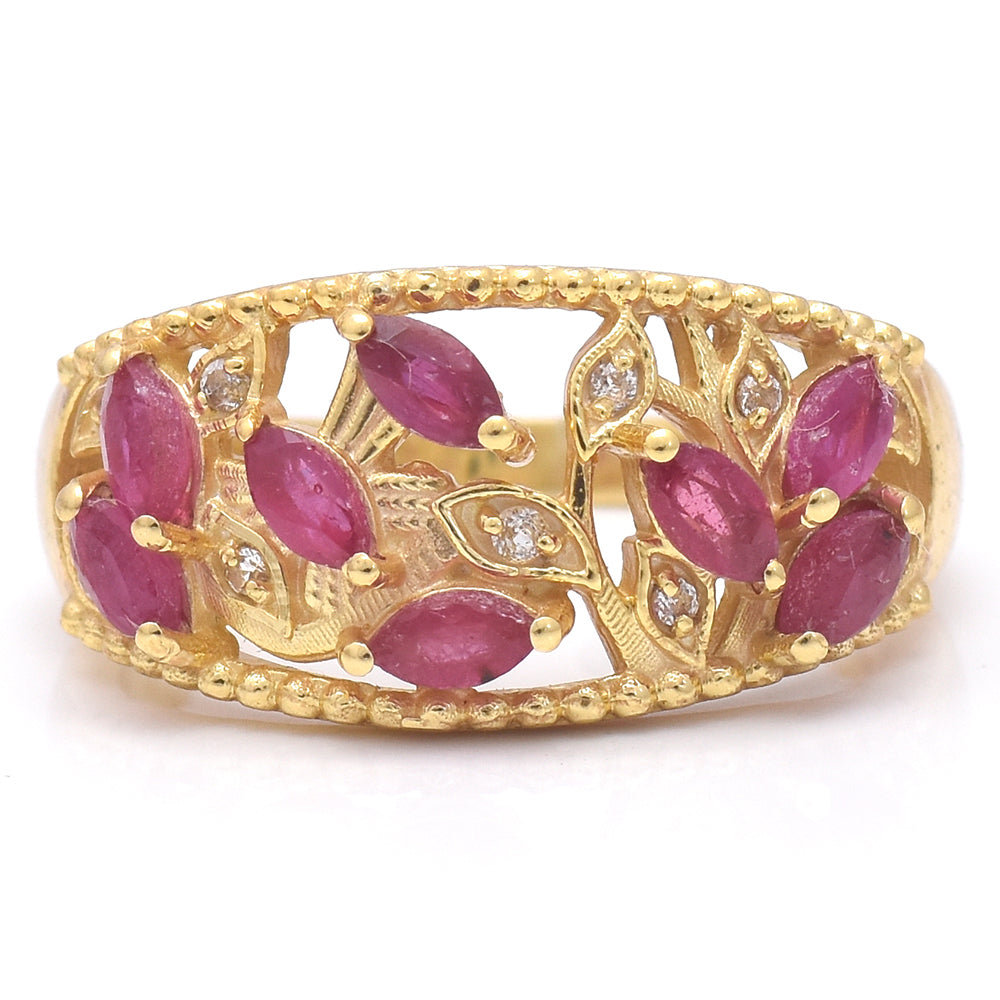 Anel de Prata com Banho de Ouro com Rubi de Madagáscar e Topázio Branco  Contraste: Cabeca de Veado (800) 2 