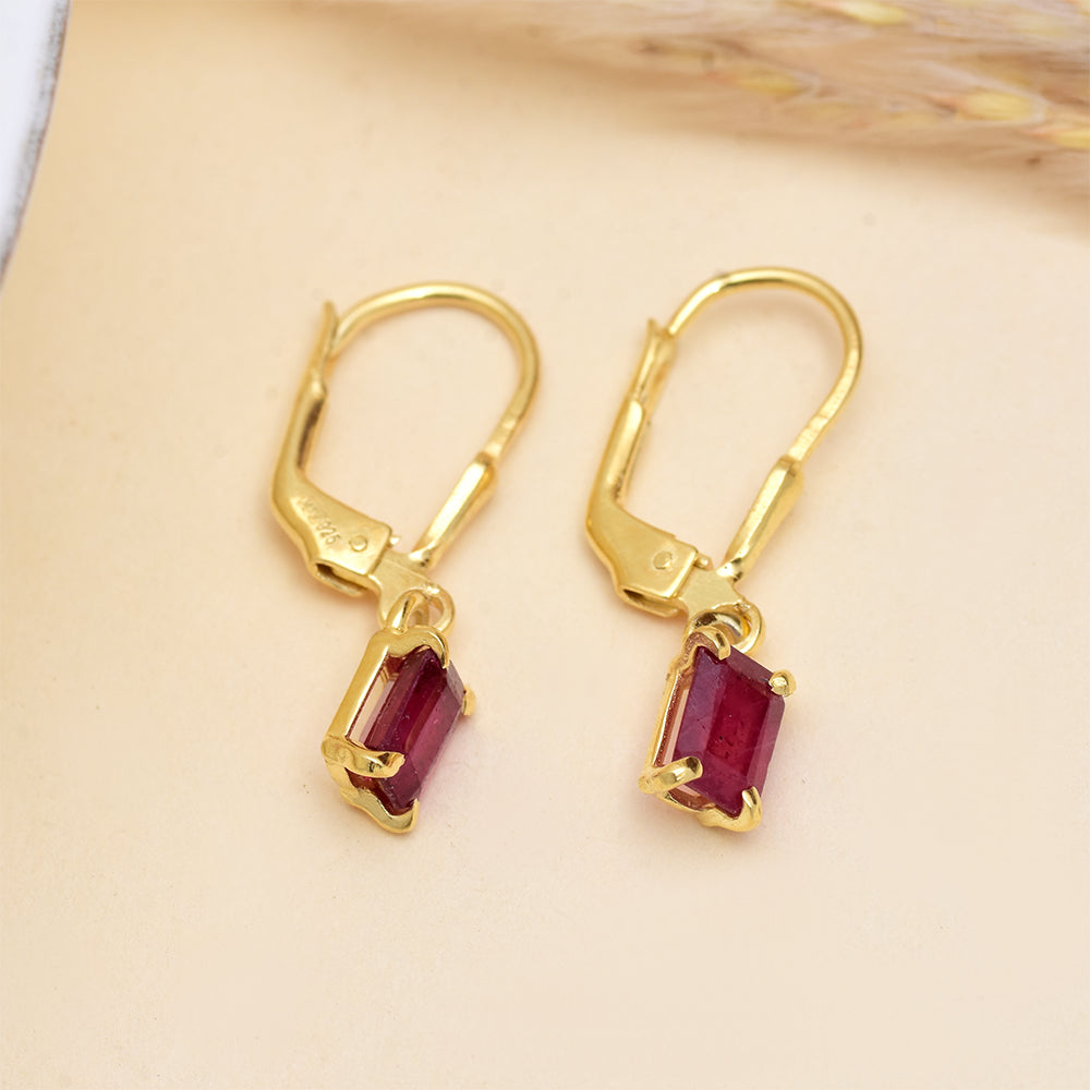 Brincos de Prata com Banho de Ouro com Rubi de Madagáscar