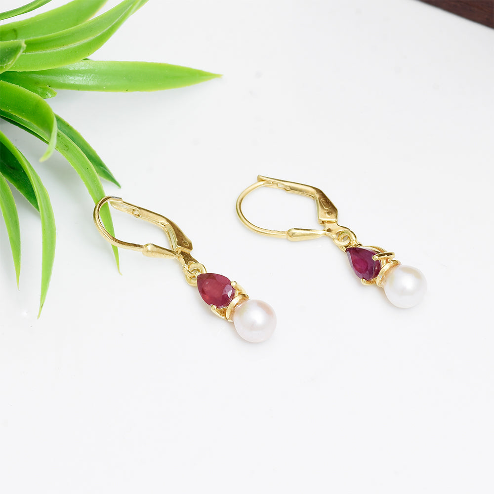 Brincos de Prata com Banho de Ouro com Rubi de Madagáscar e Pérola de Água Doce Branca 1 