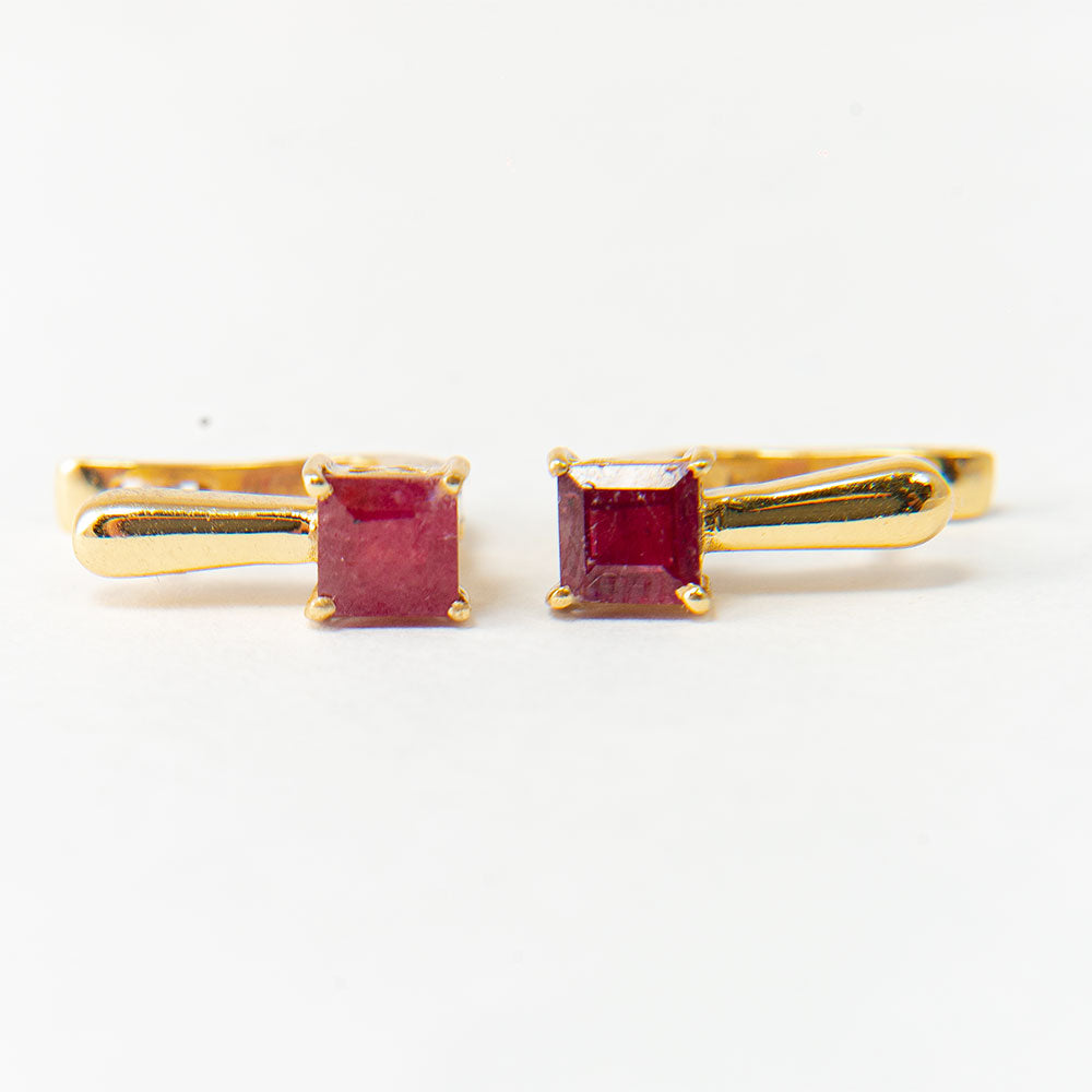 Brincos de Prata com Banho de Ouro com Rubi de Madagáscar