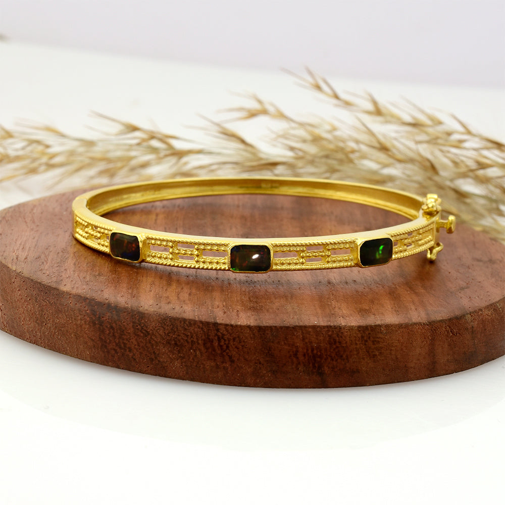 Pulseira de Prata com Banho de Ouro com Opala da Etiópia de Lega Dembi  Contraste: Cabeca de Veado (800) 4 