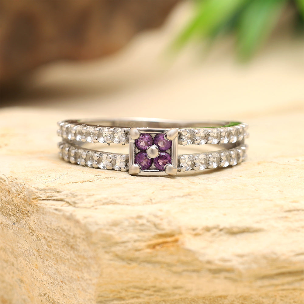 Anel de Prata com Ametista do Brasil e Topázio Branco