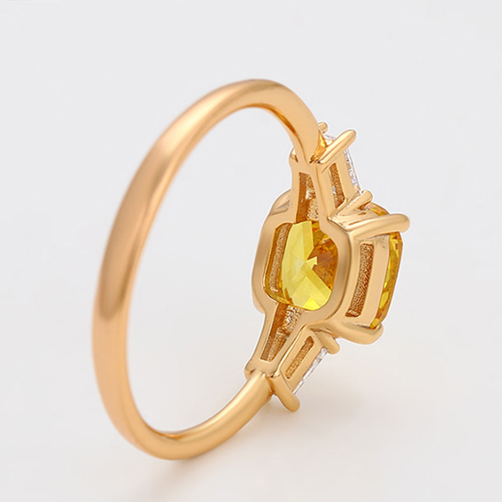 Anel de Liga de Ouro com Cristal Emporia® Amarelo e Cristal Emporia® Branco