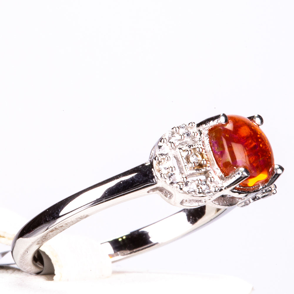Anel de Prata com Opala Laranja de Lega Dembi e Topázio Branco