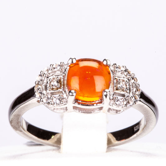 Anel de Prata com Opala Laranja de Lega Dembi e Topázio Branco