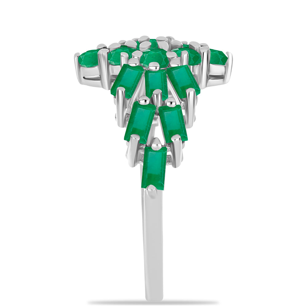 Anel de Prata com Esmeralda do Brasil  Contraste: Cabeca de Veado (800)