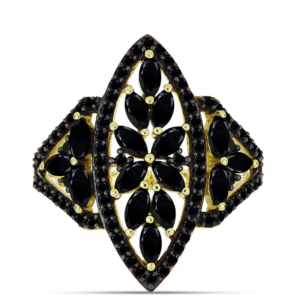 Anel de Prata com Banho de Ouro com Espinela Preta  Contraste: Cabeca de Veado (800)