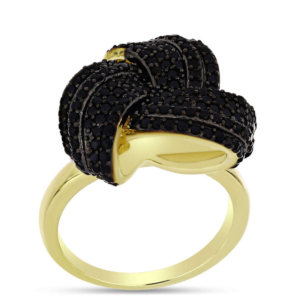 Anel de Prata com Banho de Ouro com Espinela Preta  Contraste: Cabeca de Veado (800)