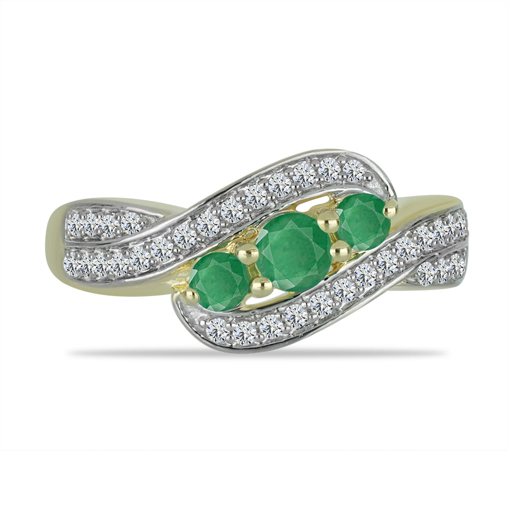 Anel de Prata com Banho de Ouro com Esmeralda do Brasil e Topázio Branco  Contraste: Cabeca de Veado (800)