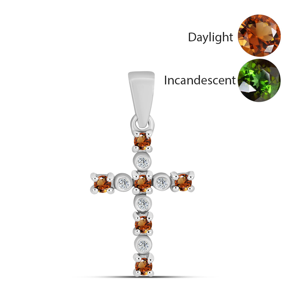 Cruz Pendente de Prata com Zultanite da Anatólia certificado e cultivado em laboratório e Topázio Branco 1 