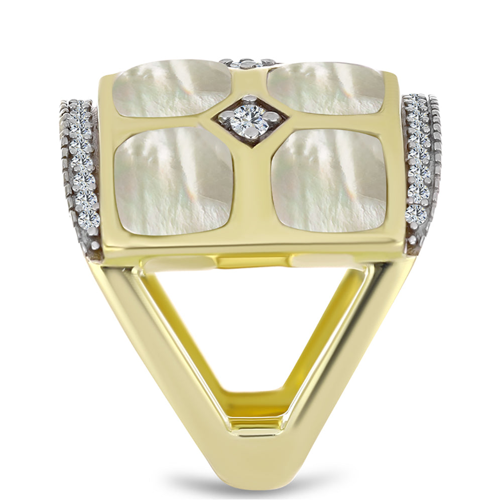 Anel de Prata com Banho de Ouro com Mãe de Pérola e Topázio Branco  Contraste: Cabeca de Veado (800)