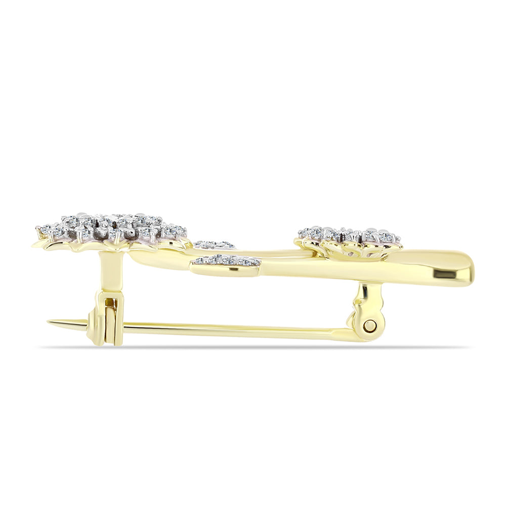 Alfinete de Prata com Banho de Ouro com Diamante Branco e Topázio Branco  Contraste: Cabeca de Veado (800)
