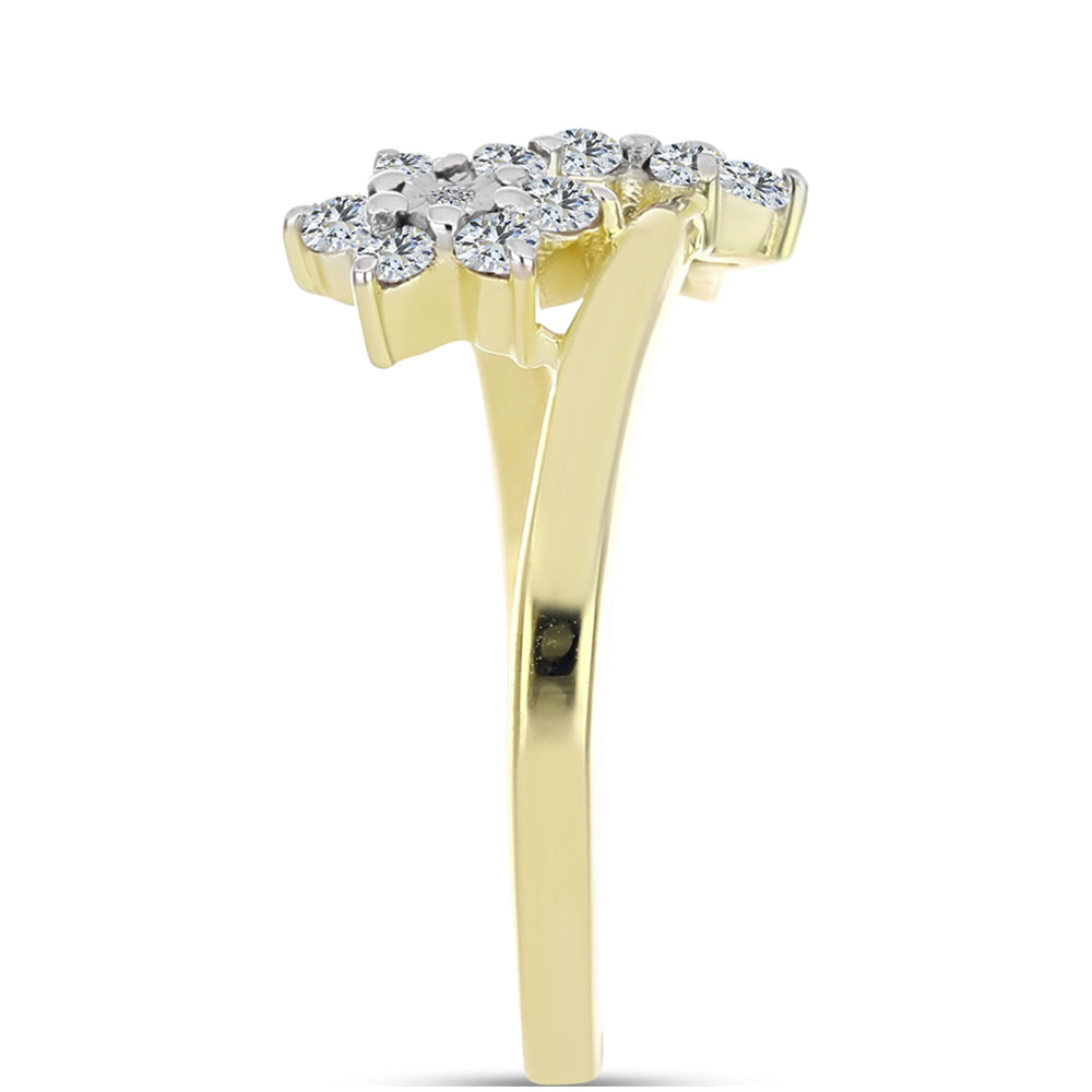 Anel de Prata com Banho de Ouro com Diamante Branco e Topázio Branco  Contraste: Cabeca de Veado (800)