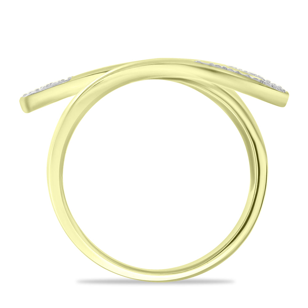Anel de Prata com Banho de Ouro com Diamante Branco  Contraste: Cabeca de Veado (800)