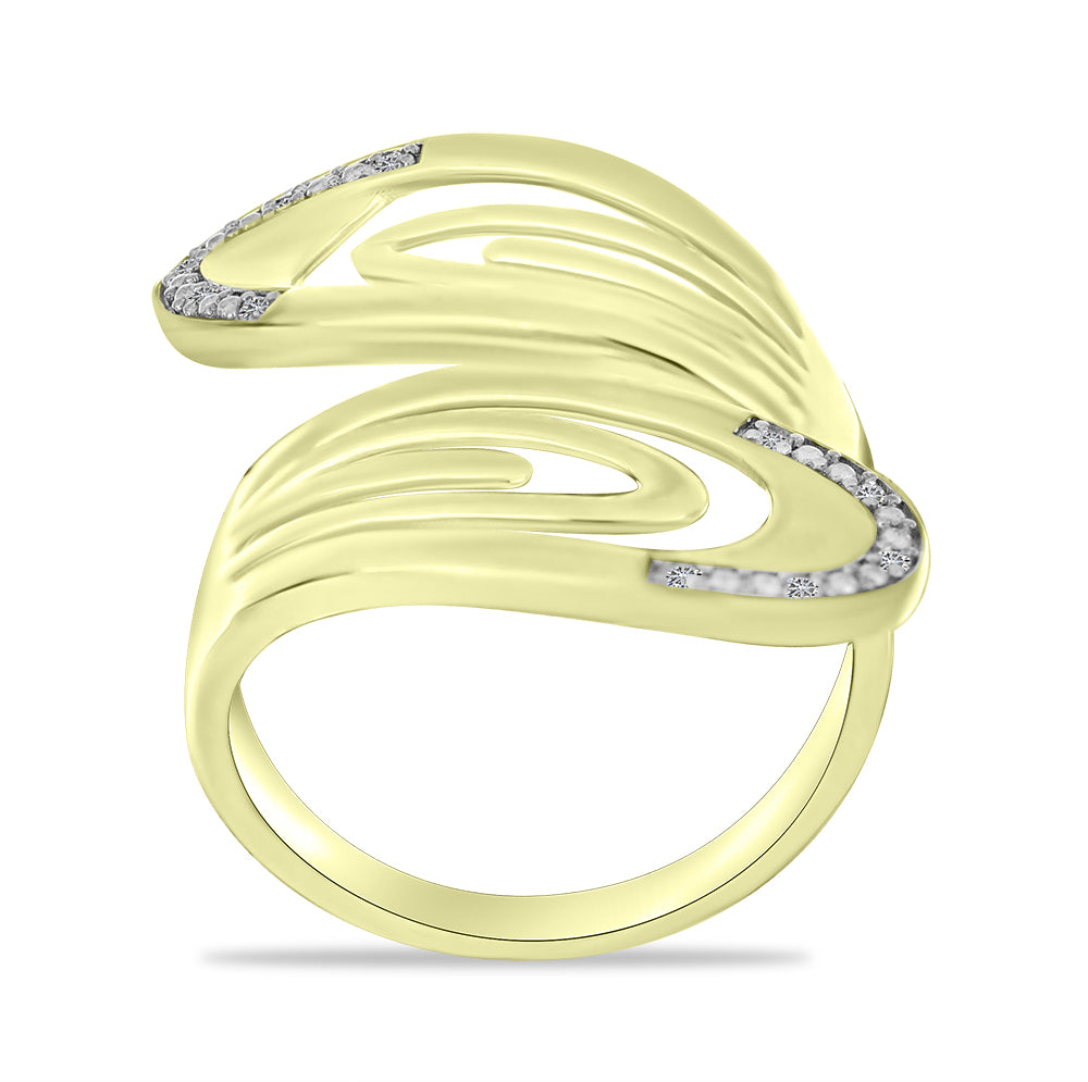 Anel de Prata com Banho de Ouro com Diamante Branco  Contraste: Cabeca de Veado (800)
