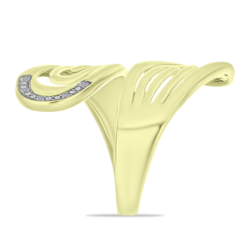 Anel de Prata com Banho de Ouro com Diamante Branco  Contraste: Cabeca de Veado (800)