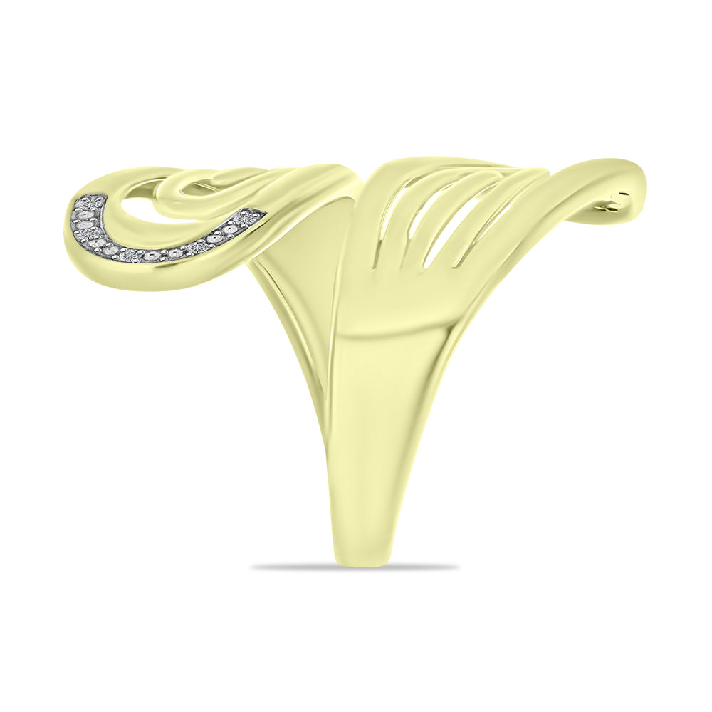 Anel de Prata com Banho de Ouro com Diamante Branco  Contraste: Cabeca de Veado (800)