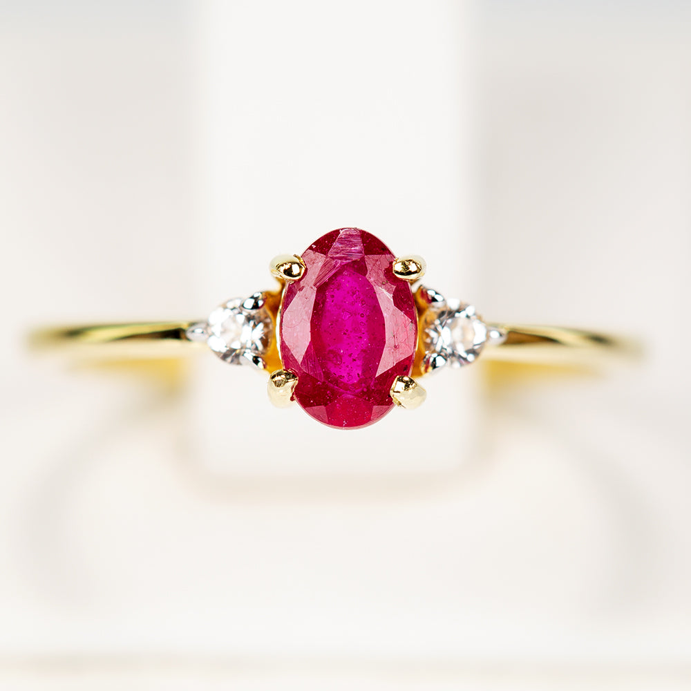 Anel de Prata com Banho de Ouro com Rubi de Madagáscar e Topázio Branco 2 