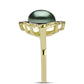 Anel de Prata com Banho de Ouro com Pérola de água doce com tonalidade verde estilo Taiti e Topázio Branco  Contraste: Cabeca de Veado (800)