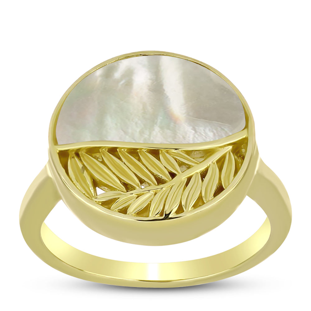 Anel de Prata com Banho de Ouro com Mãe de Pérola  Contraste: Cabeca de Veado (800)